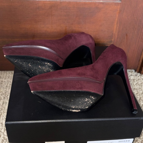 Saint Laurent Janis 105 Pump 37